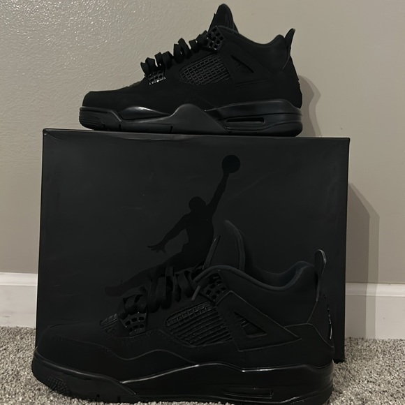 Nike Air Jordan 4 Retro “Black Cat” Sneaker Men Size 8.5US/EUR42 Women US10/EU42 main image 6